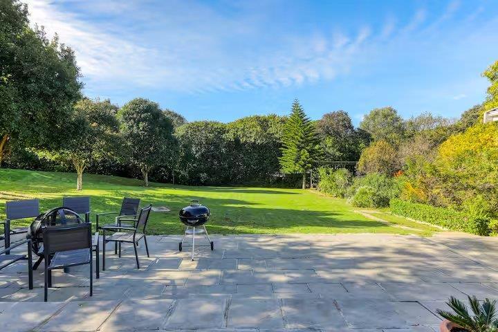 6 Bedroom Property for Sale in Constantia Western Cape